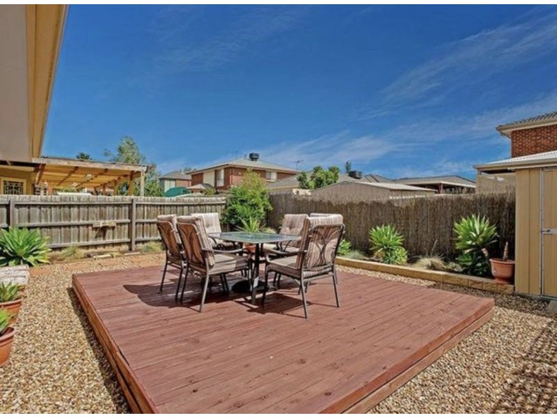 10 Whitmore Place, Hillside VIC 3037