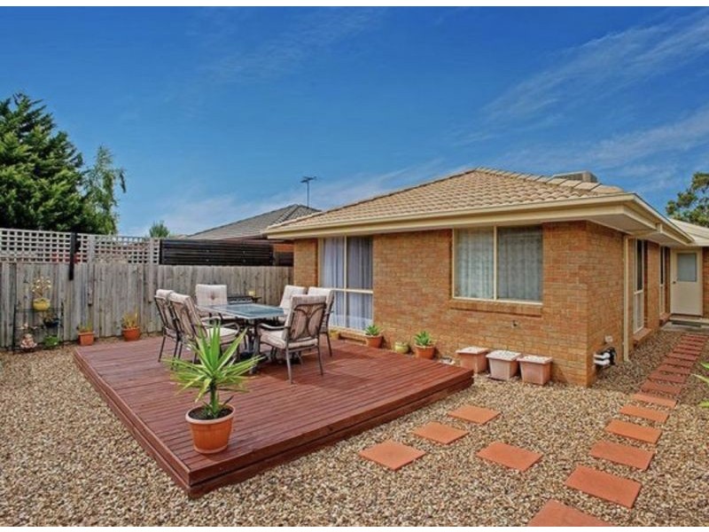 10 Whitmore Place, Hillside VIC 3037