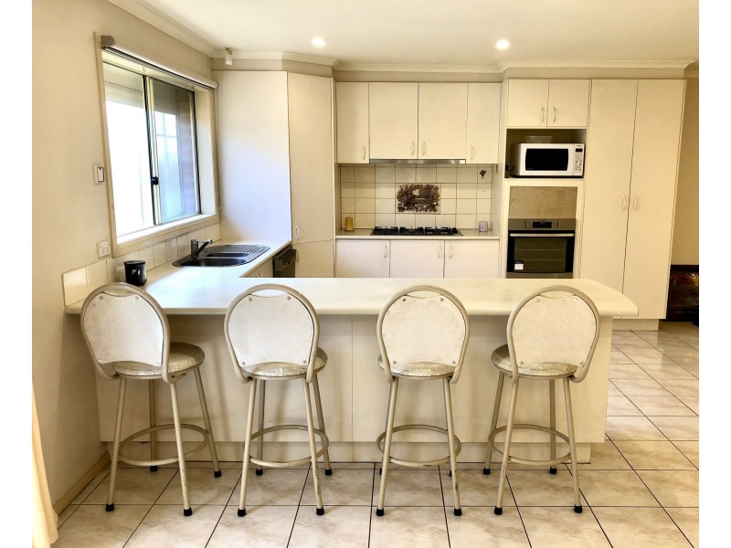 25 Currie Drive, Delahey VIC 3037