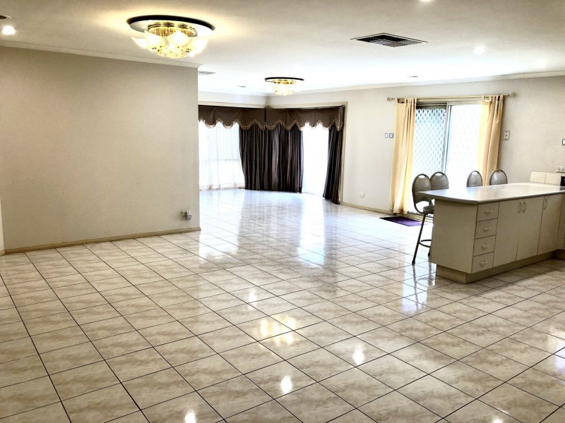 25 Currie Drive, Delahey VIC 3037