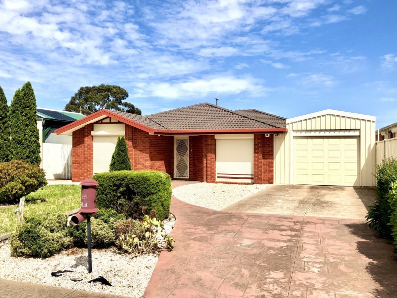 25 Currie Drive, Delahey VIC 3037
