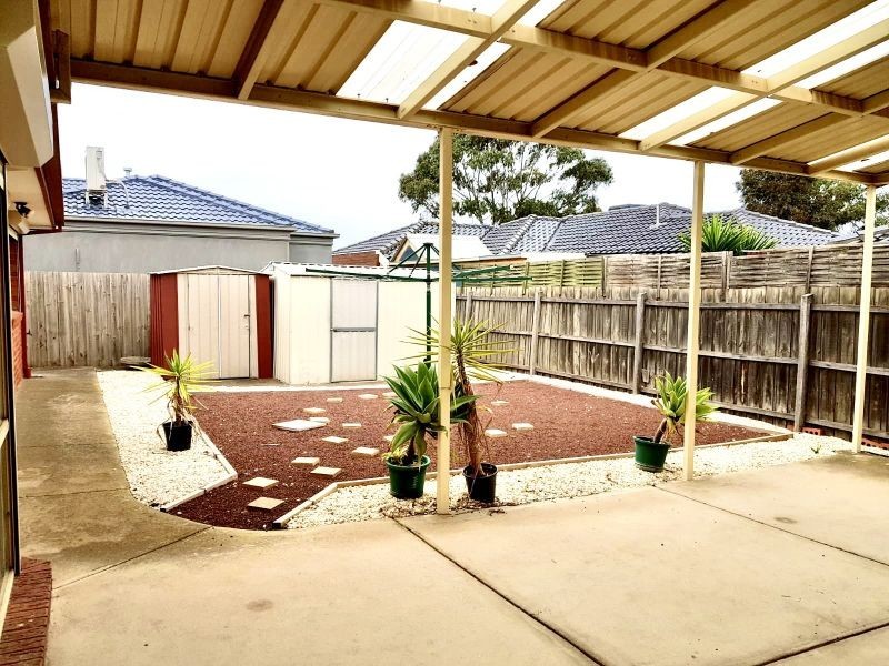 25 Currie Drive, Delahey VIC 3037