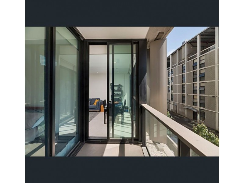 215/70 Queens Road, Melbourne VIC 3004