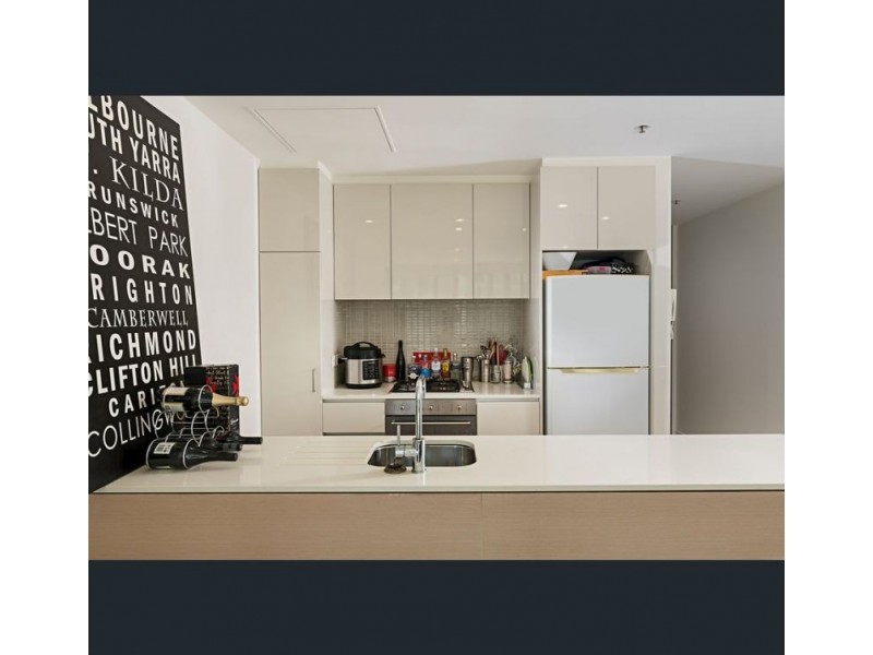 215/70 Queens Road, Melbourne VIC 3004