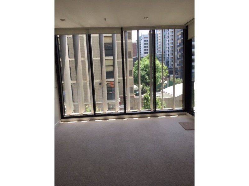 215/70 Queens Road, Melbourne VIC 3004