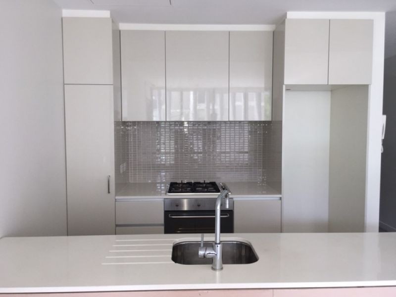 215/70 Queens Road, Melbourne VIC 3004