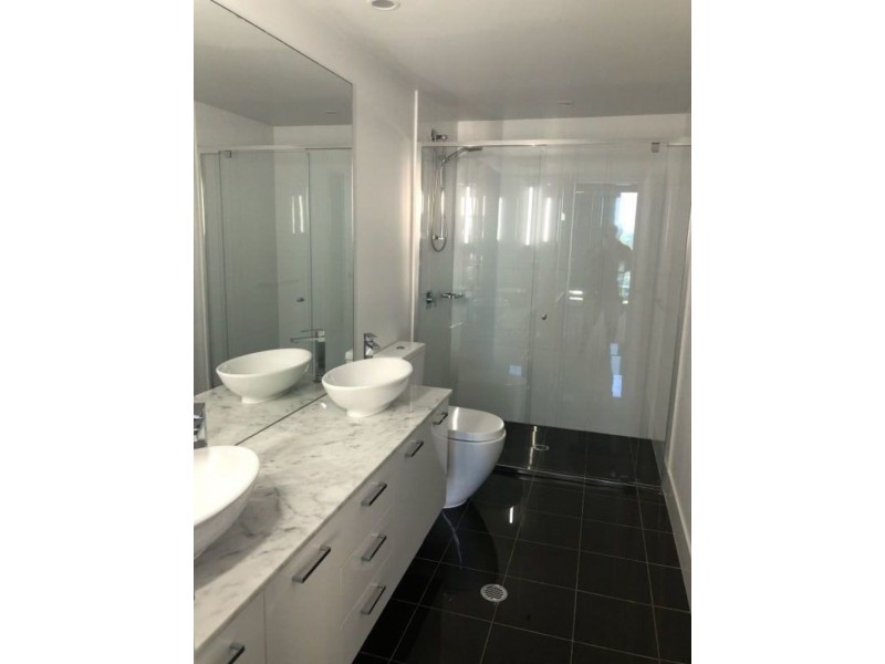 11107/5 Harbour Side Court, Biggera Waters QLD 4216