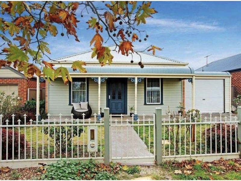 25 Cobaw Circuit, Caroline Springs VIC 3023