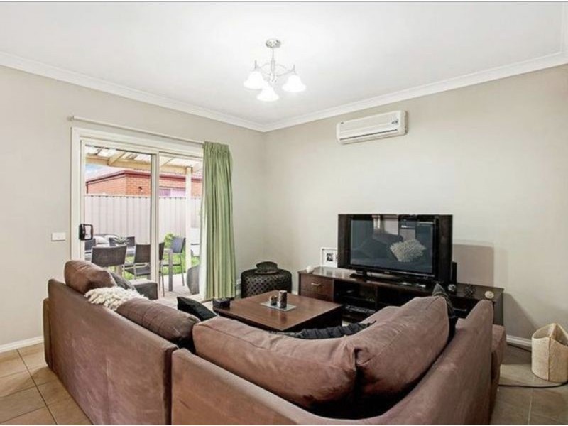 25 Cobaw Circuit, Caroline Springs VIC 3023