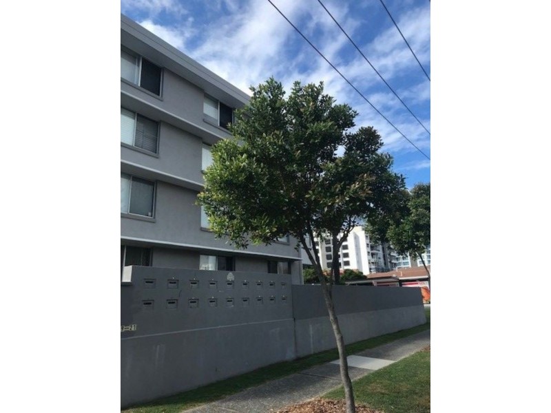 3/19-21 Armrick Avenue, Broadbeach QLD 4218