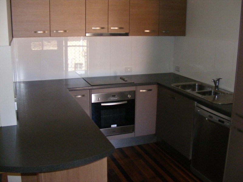 2/19 Collings Street, Balmoral QLD 4171