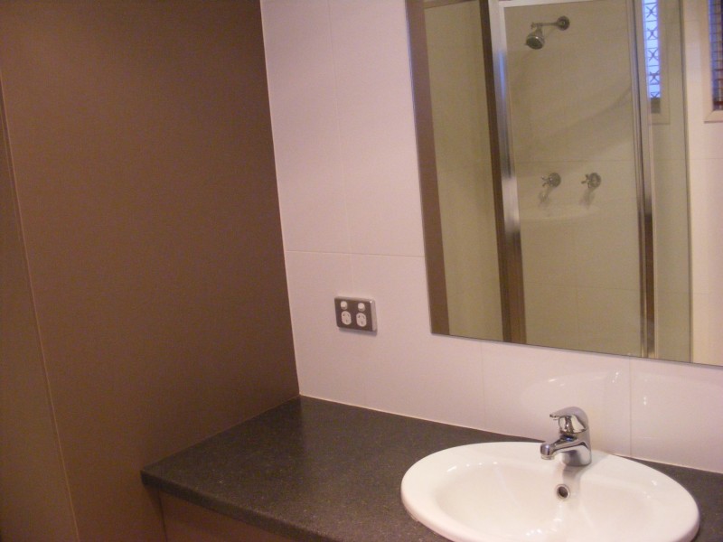 2/19 Collings Street, Balmoral QLD 4171