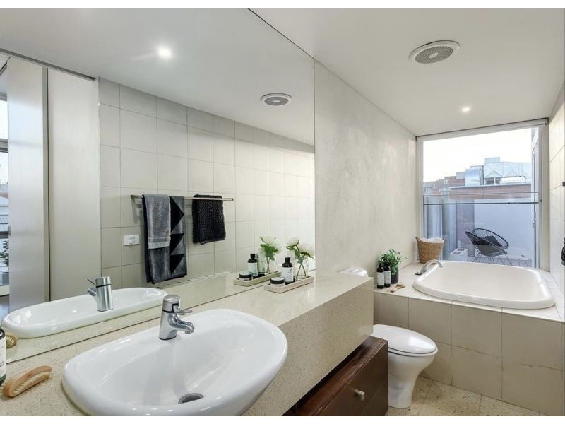 30 Willow Lane, Richmond VIC 3121