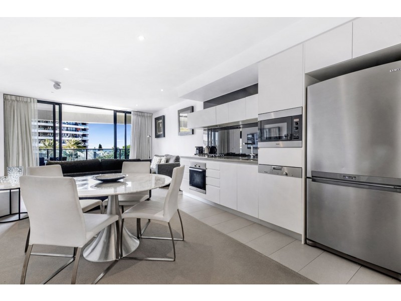 L5/21 Elizabeth Ave, Broadbeach QLD 4218