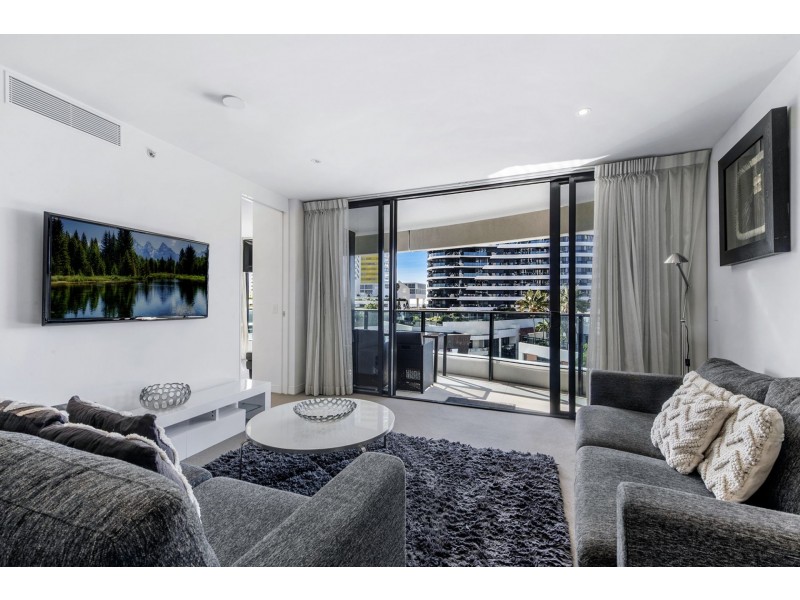 L5/21 Elizabeth Ave, Broadbeach QLD 4218