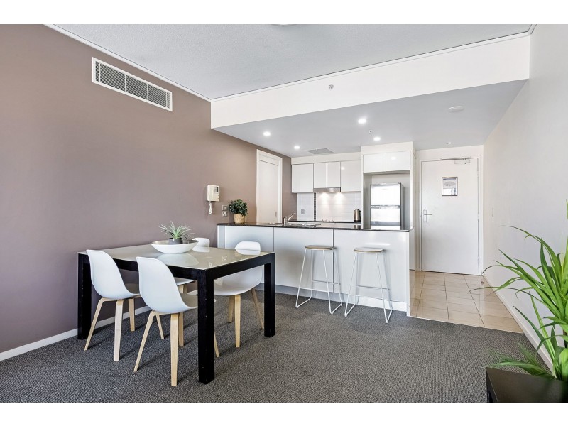 L13/22 Surf Parade, Broadbeach QLD 4218