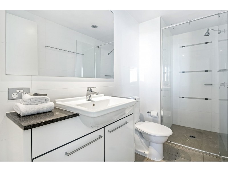 L13/22 Surf Parade, Broadbeach QLD 4218