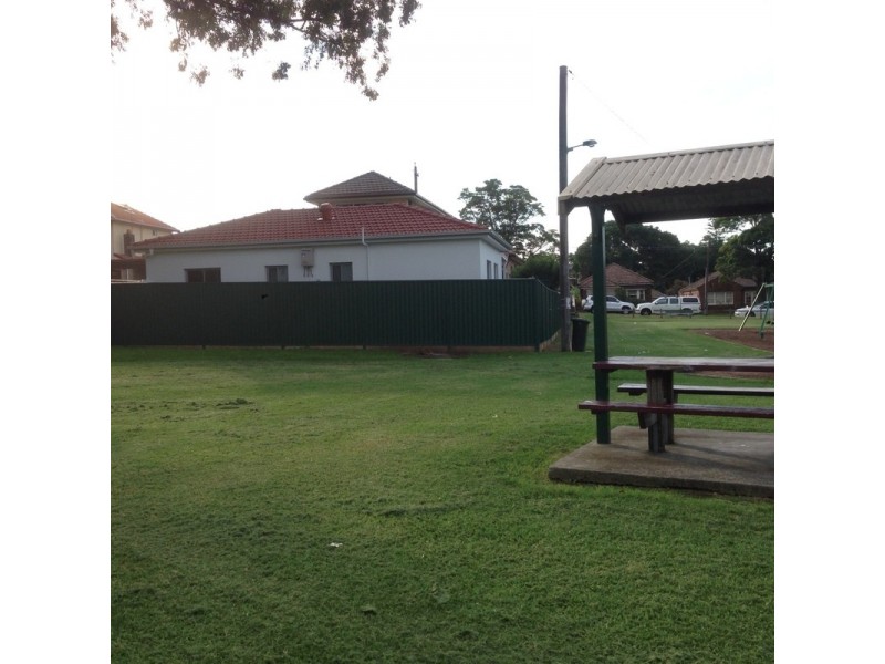 2/29 Bristol Road, Hurstville NSW 2220