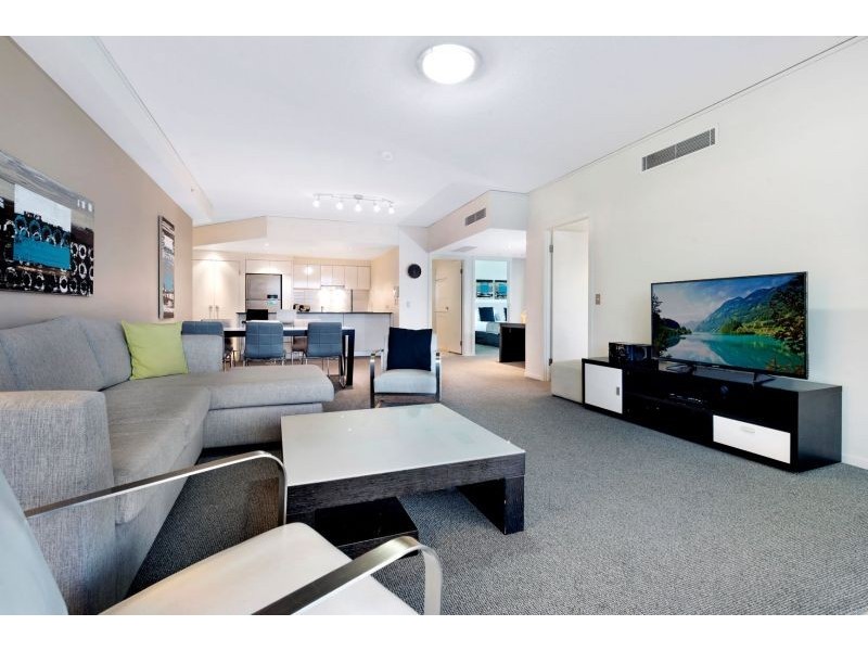 L10/22 Surf Parade, Broadbeach QLD 4218