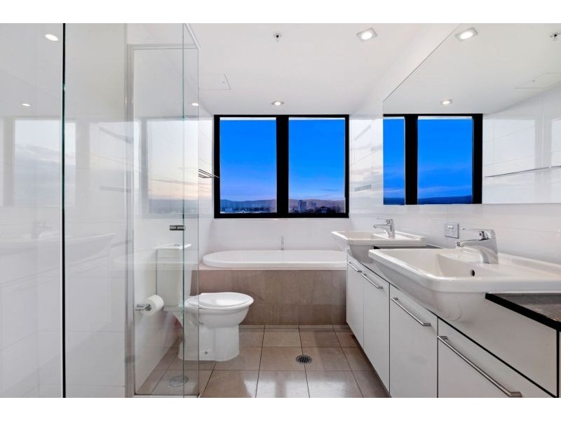 L10/22 Surf Parade, Broadbeach QLD 4218