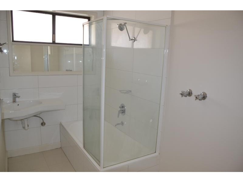 1/18 Blenheim Street, St Kilda East VIC 3183