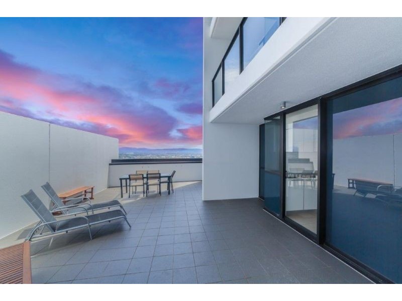 24 Surf Parade, Broadbeach QLD 4218