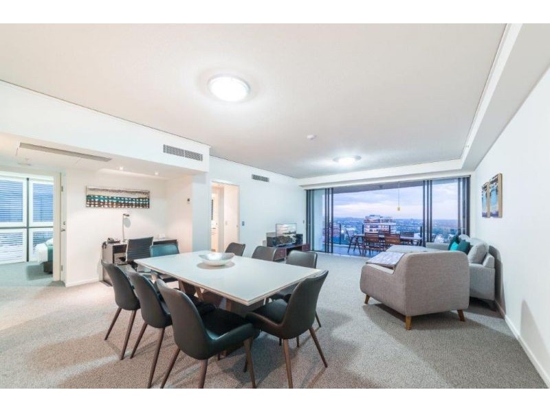 24 Surf Parade, Broadbeach QLD 4218
