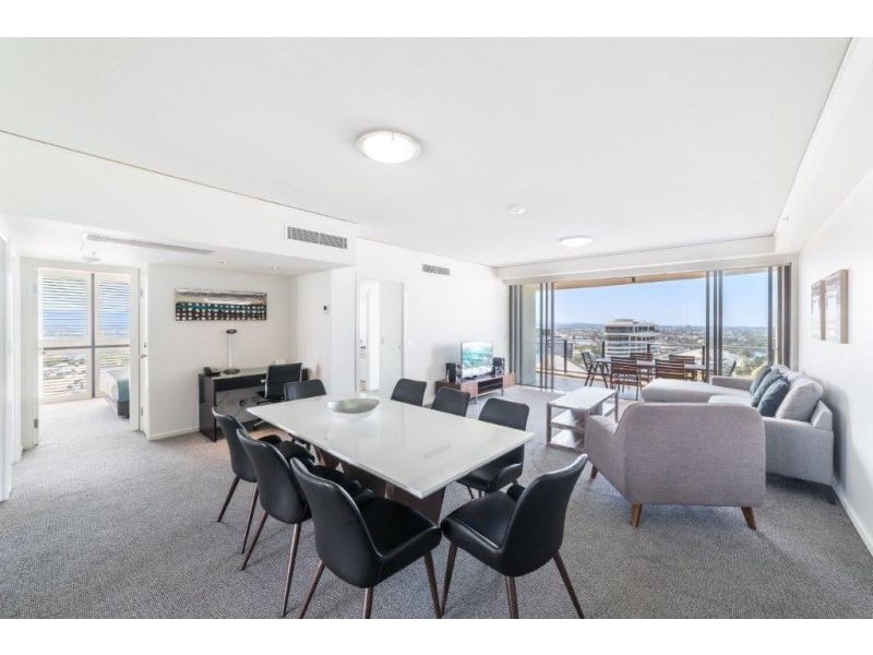 24 Surf Parade, Broadbeach QLD 4218