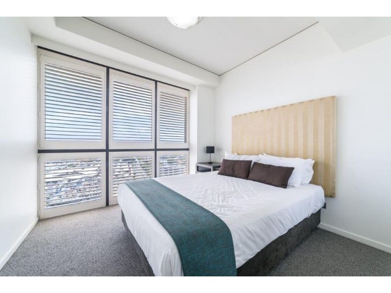 24 Surf Parade, Broadbeach QLD 4218