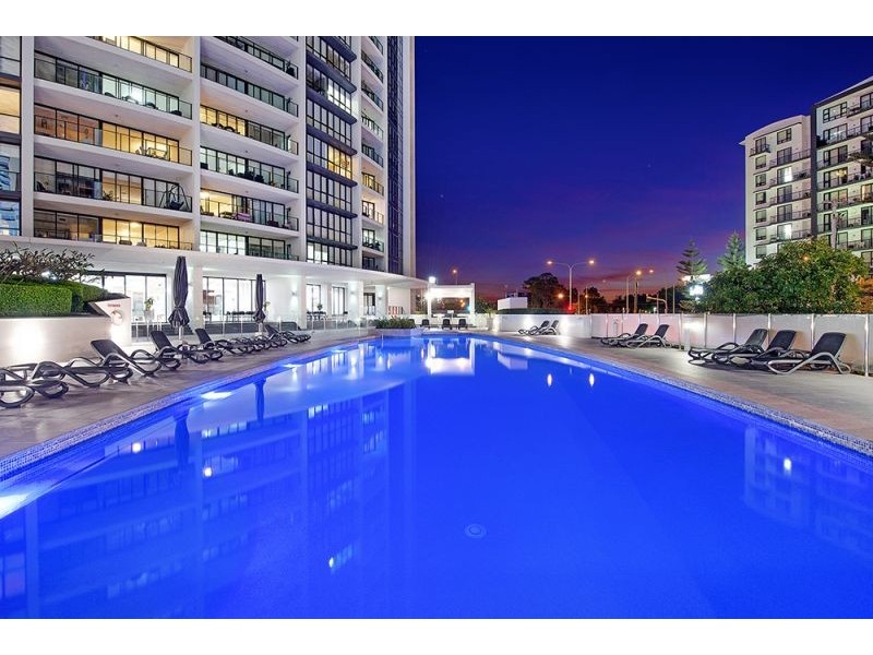 24 Surf Parade, Broadbeach QLD 4218