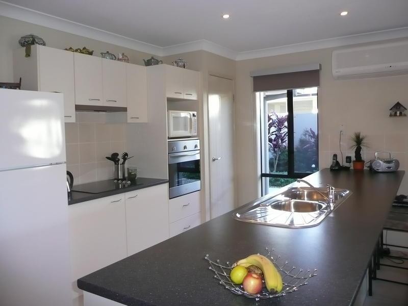 1/1 Silvermaple Street, Robina QLD 4226