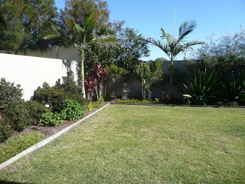 1/1 Silvermaple Street, Robina QLD 4226