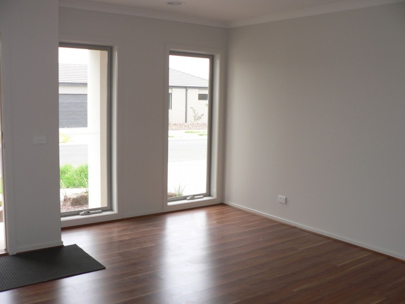 11 Kinnear Avenue, Tarneit VIC 3029