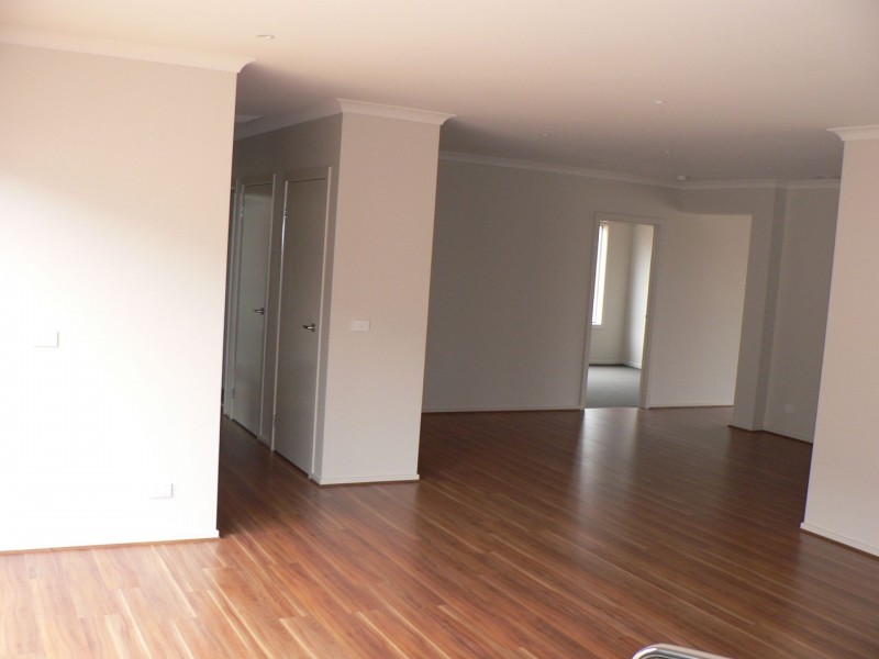 11 Kinnear Avenue, Tarneit VIC 3029