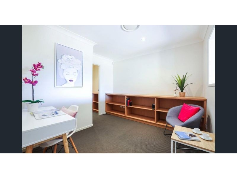 37 Vaggelas Cr, Biggera Waters QLD 4216