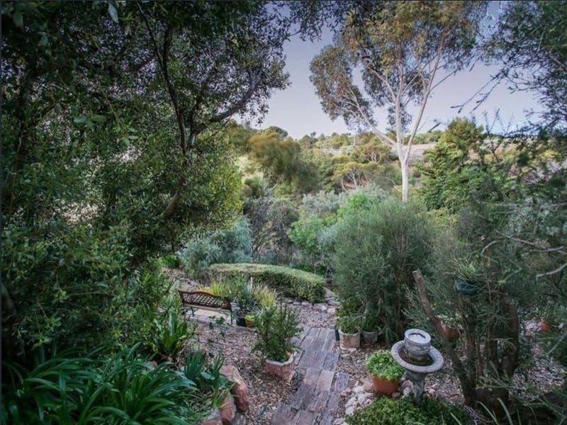 24 Pindee Street, Hallett Cove SA 5158