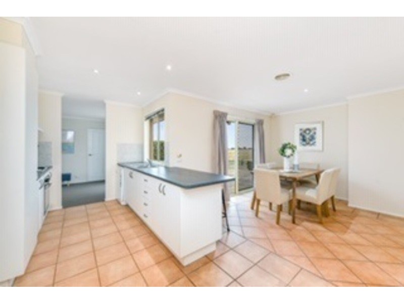 6 Rocklea Crescent, Skye VIC 3977
