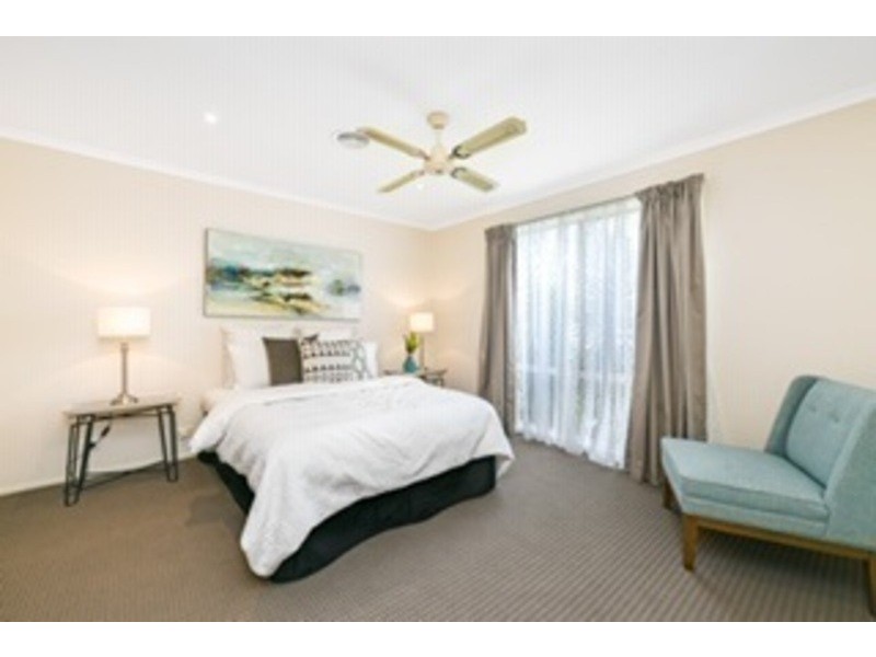 6 Rocklea Crescent, Skye VIC 3977