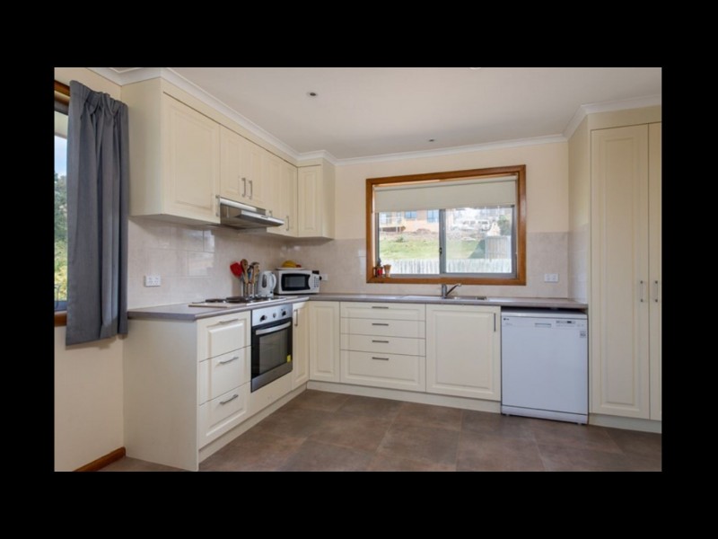 2/46 Pottery Road, Lenah Valley TAS 7008