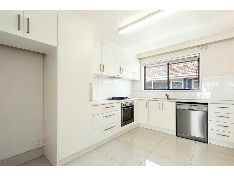 2/18 Blenheim Street, St Kilda East VIC 3183