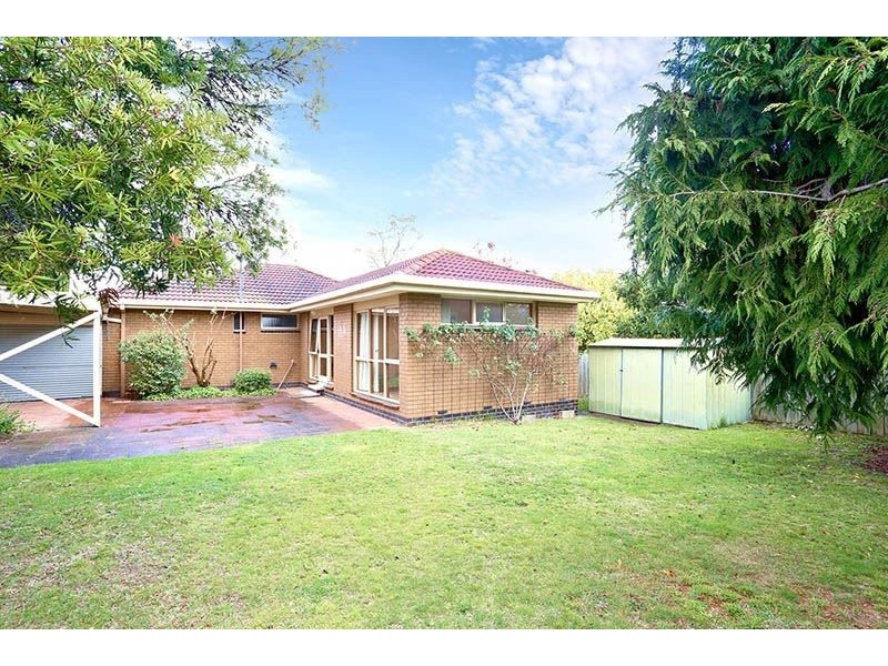 17 Cooper Ave, Glen Waverley VIC 3150