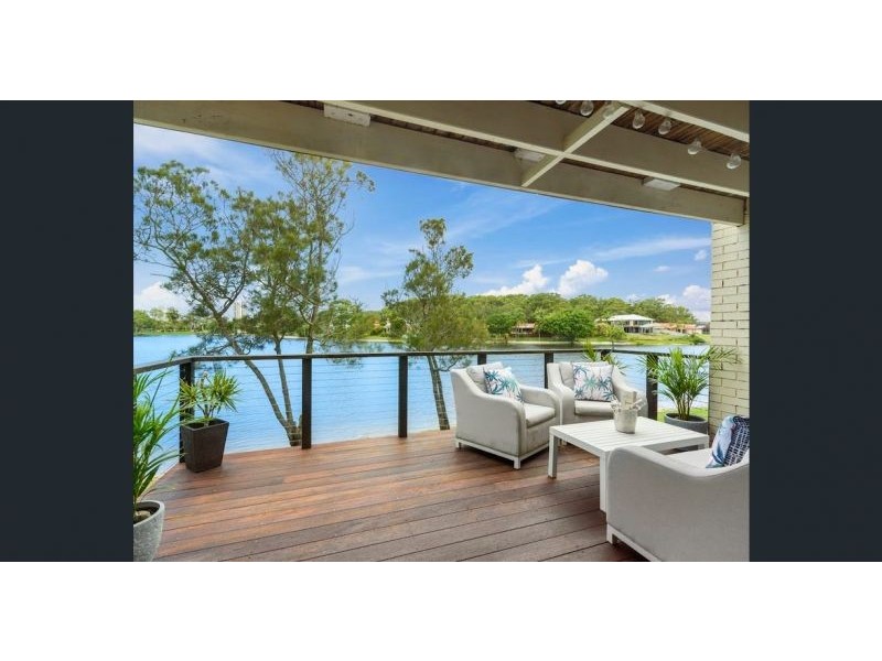 6/8 Sunbird Street, Burleigh Waters QLD 4220