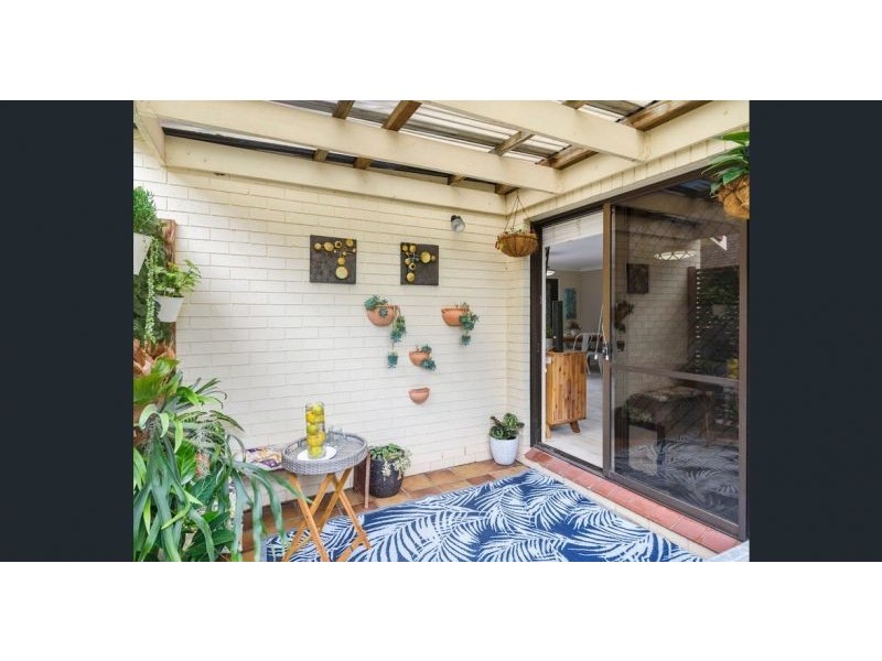 6/8 Sunbird Street, Burleigh Waters QLD 4220