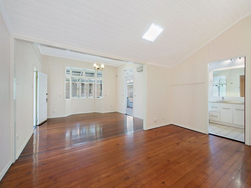 9 Warrawee Street, Toowong QLD 4066