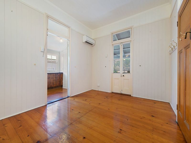 9 Warrawee Street, Toowong QLD 4066