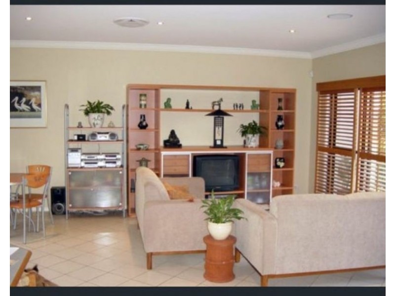 33 Fairley Street, Indooroopilly QLD 4068