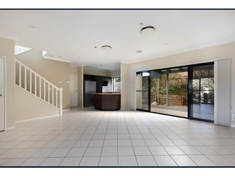 33 Fairley Street, Indooroopilly QLD 4068