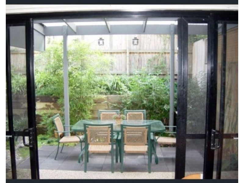 33 Fairley Street, Indooroopilly QLD 4068