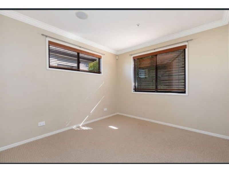 33 Fairley Street, Indooroopilly QLD 4068