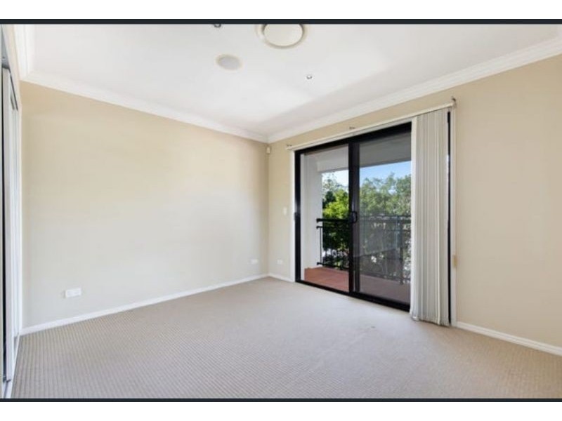 33 Fairley Street, Indooroopilly QLD 4068